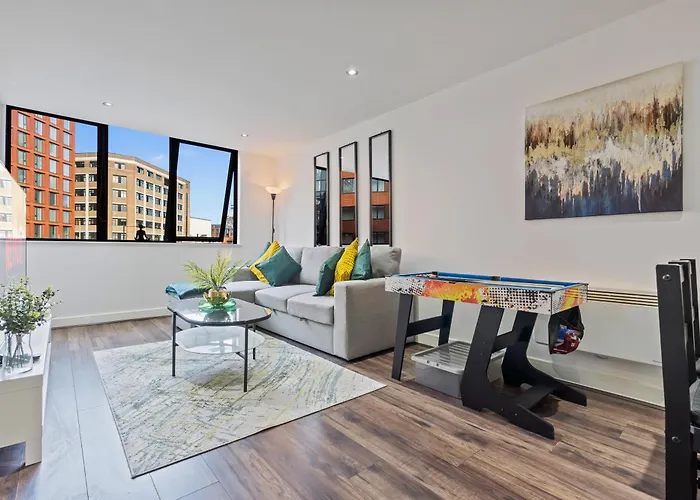 Luxury 2 Bed, Free Wi-Fi And Paid Parking