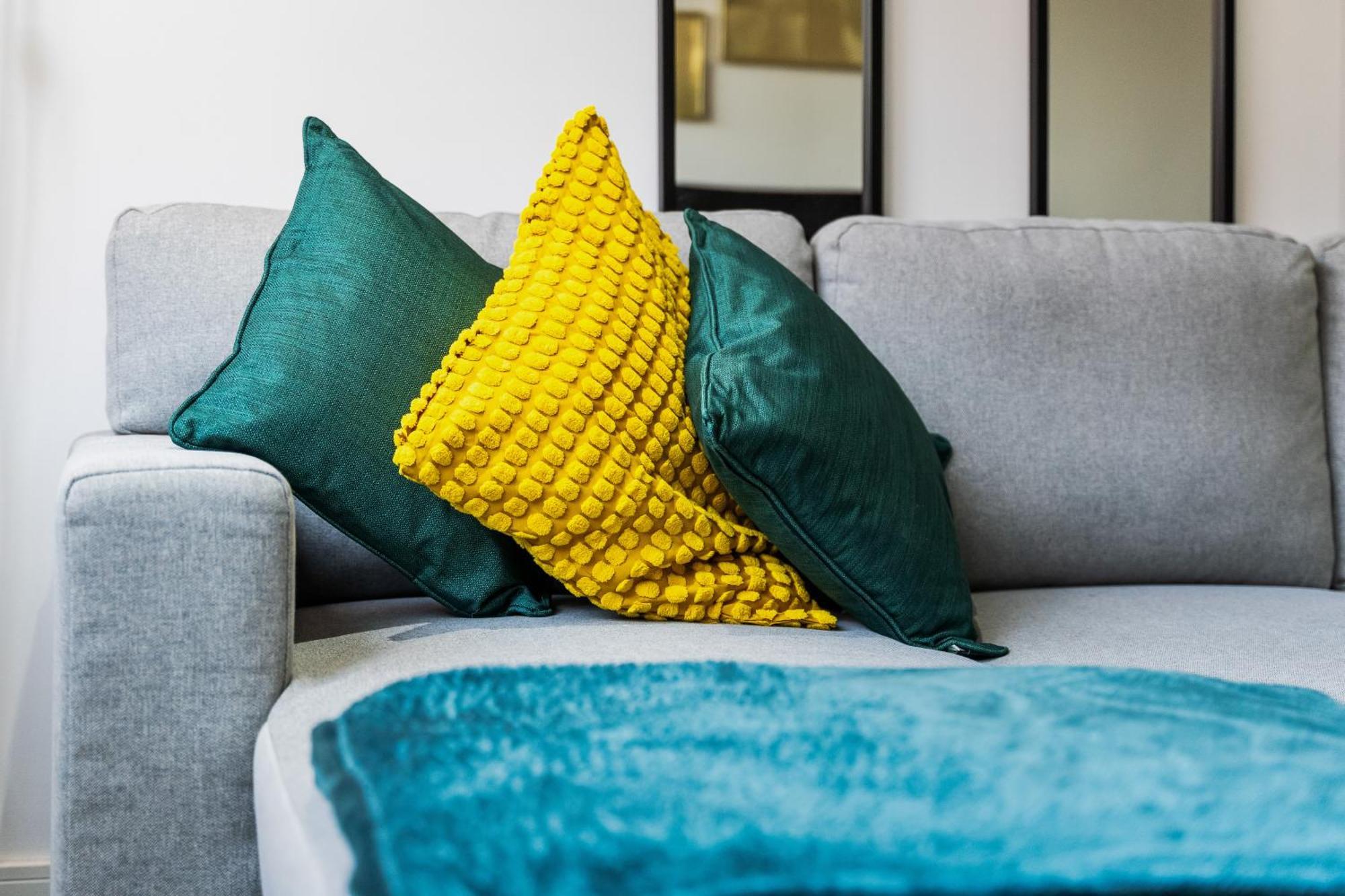 Luxury 2 Bed, Free Wi-fi And Paid Parking Apartment Birmingham