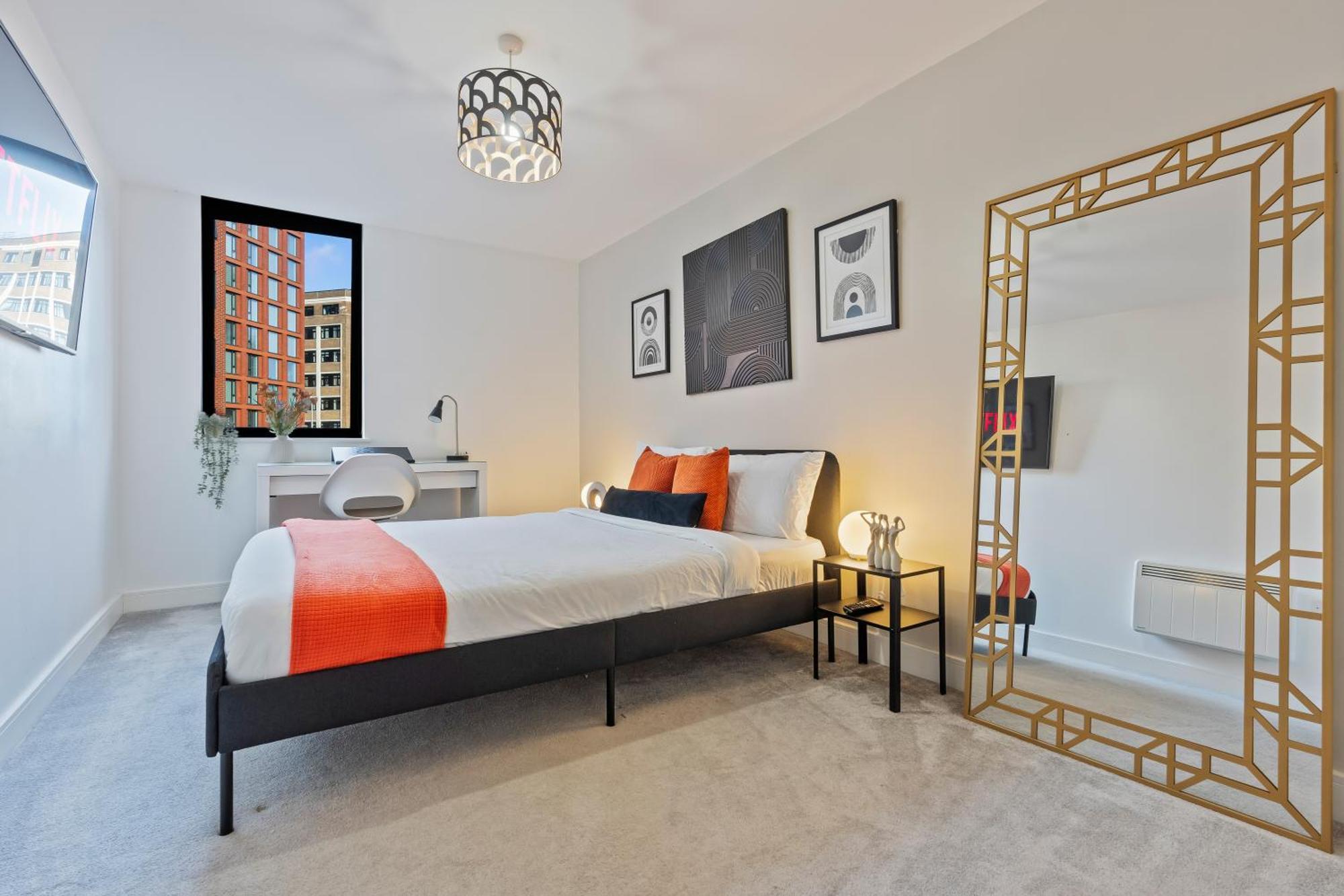 Luxury 2 Bed, Free Wi-fi And Paid Parking Apartment Birmingham