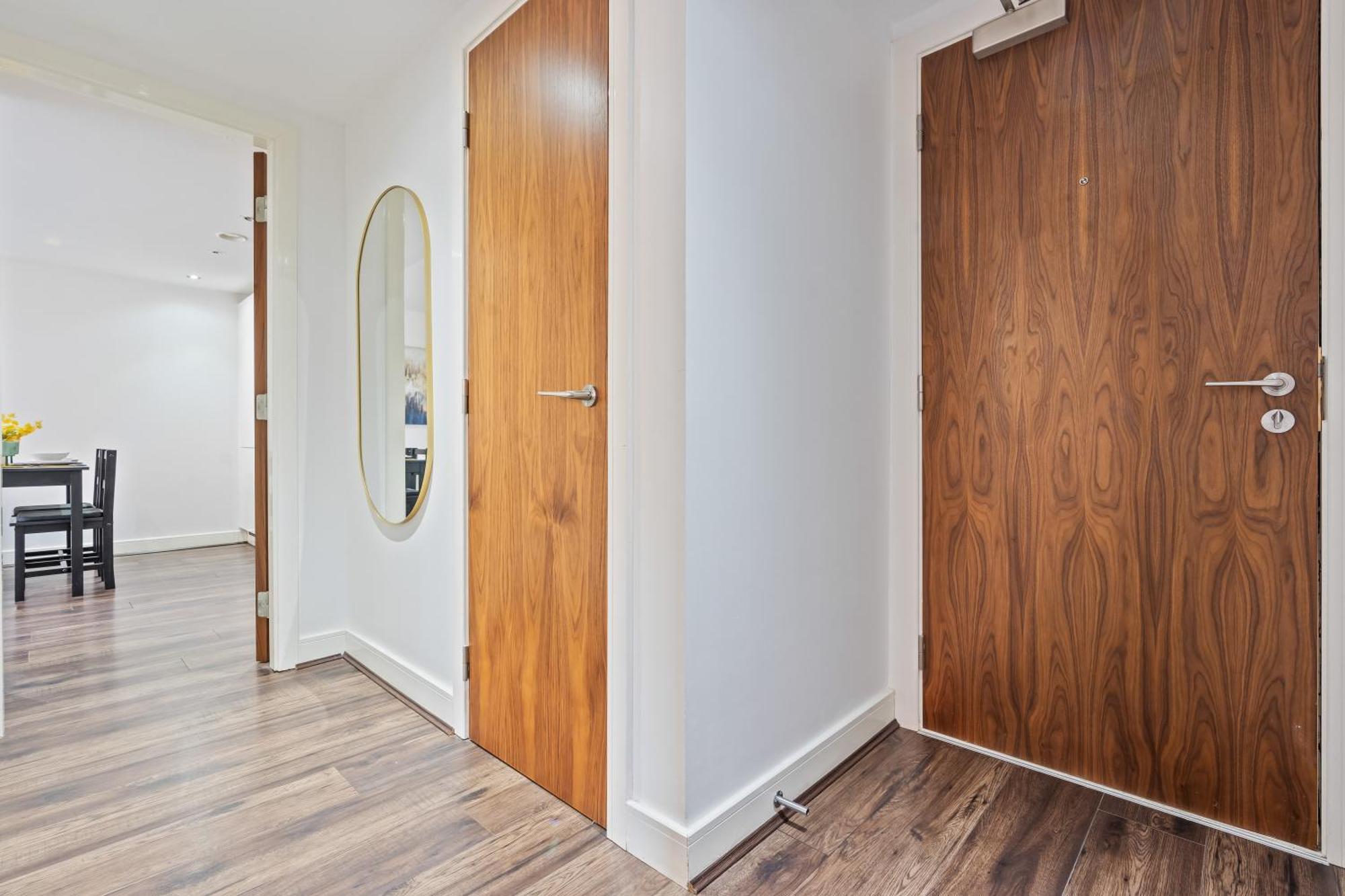 Apartment Luxury 2 Bed, Free Wi-fi And Paid Parking