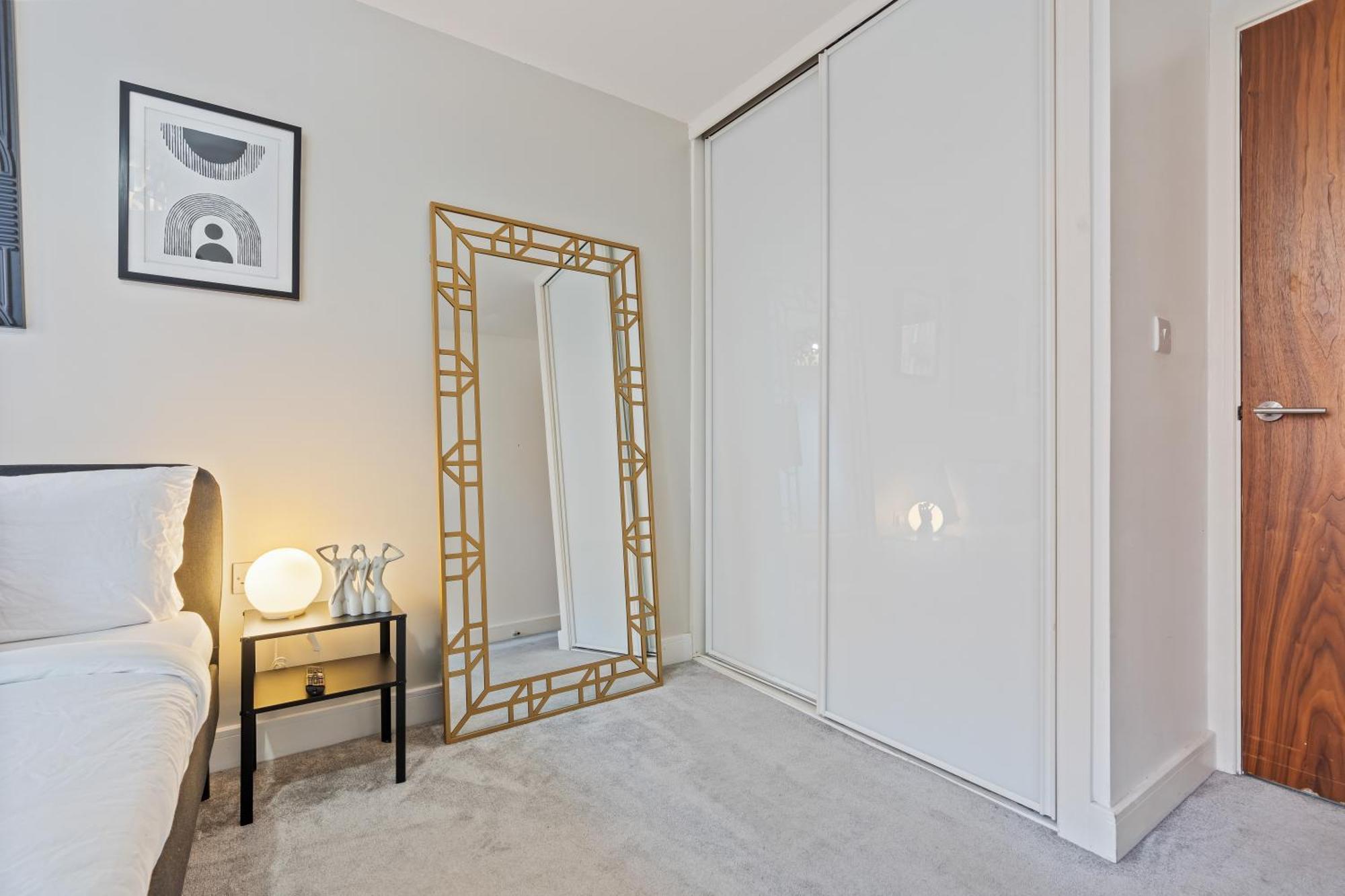 Luxury 2 Bed, Free Wi-fi And Paid Parking