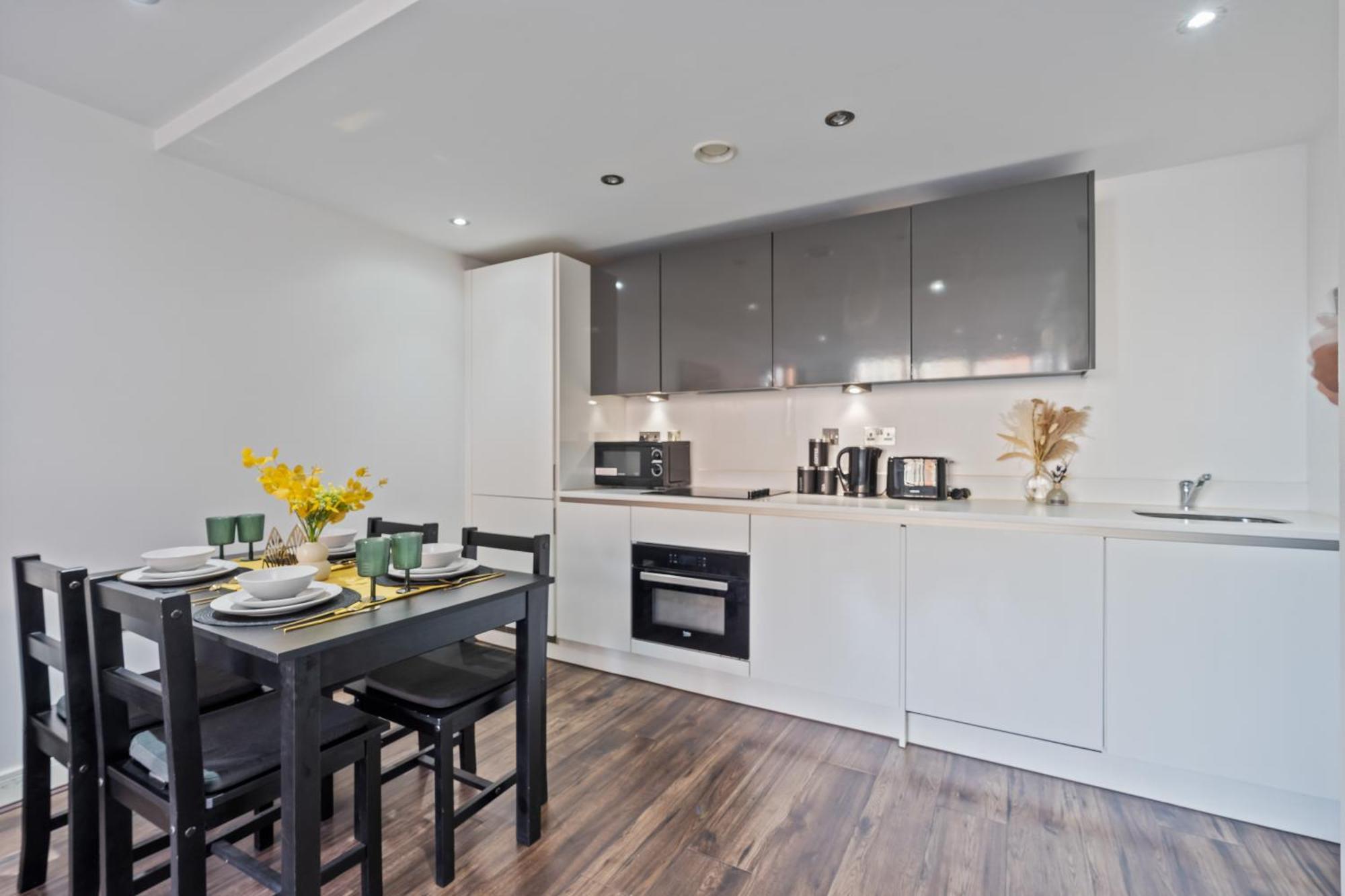 Luxury 2 Bed, Free Wi-fi And Paid Parking *